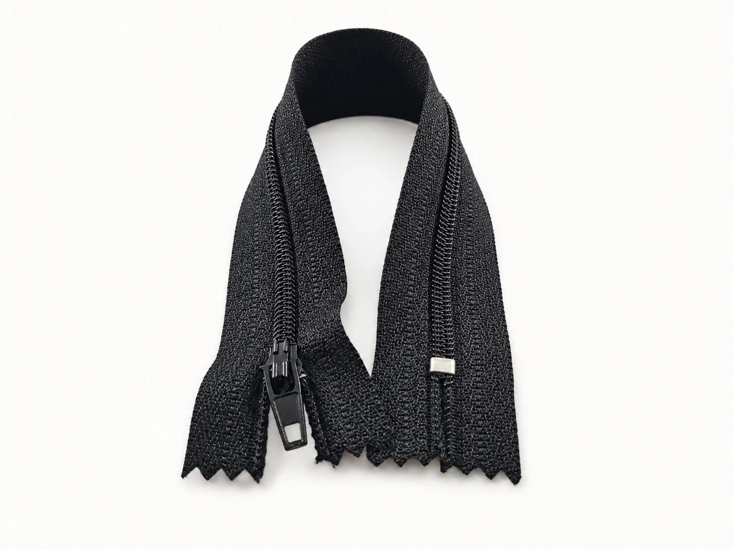 black invisible nylon zipper with hidden coil and black slider